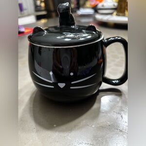 Charming Black Cat Ceramic Mug with Lid